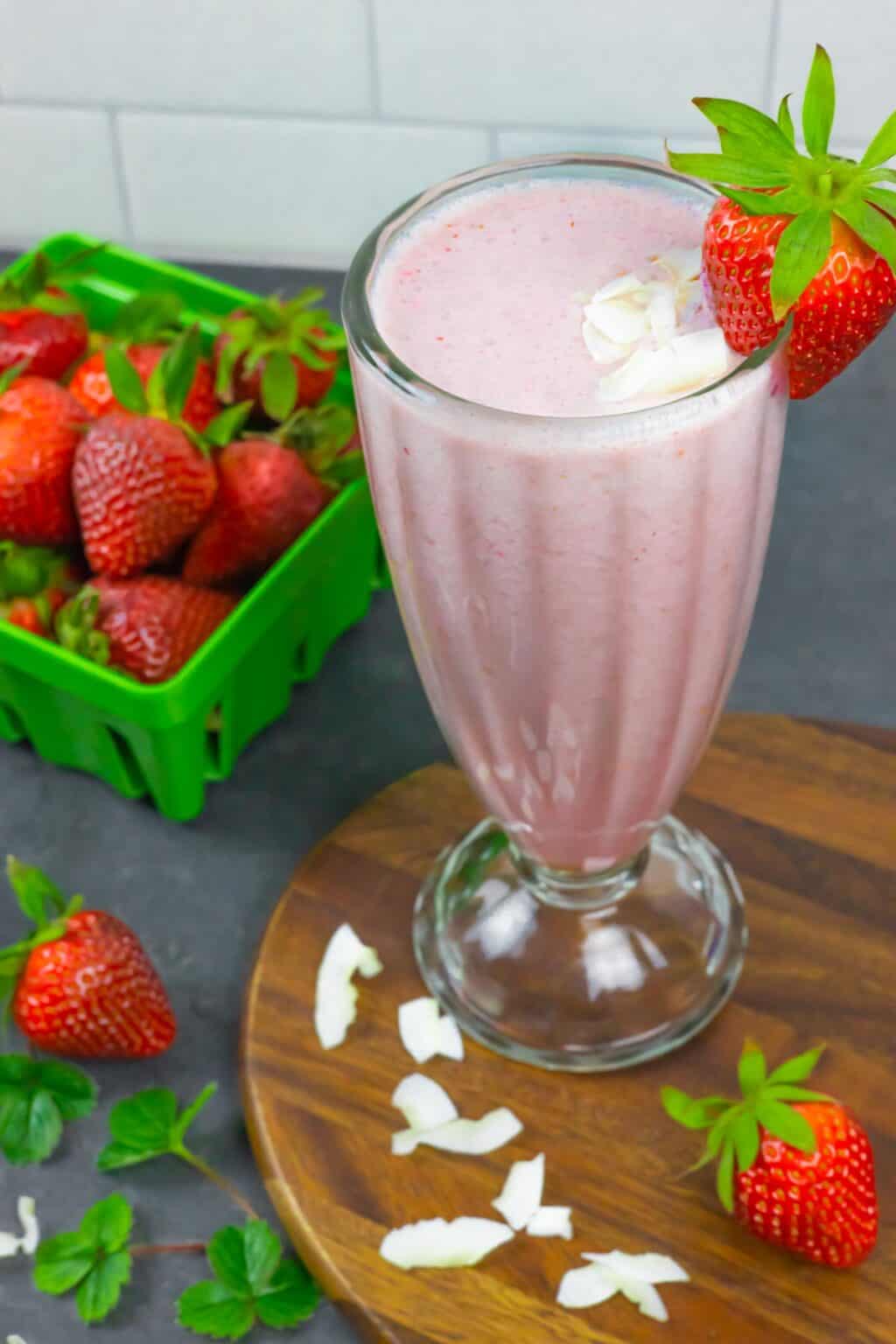 Keto Strawberry Smoothie with Almond Milk