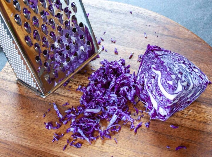 How to shred cabbage (food processor and by hand)